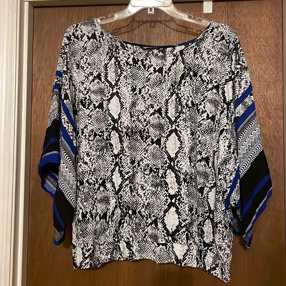 Unique Spectrum butterfly sleeve blouse​​​